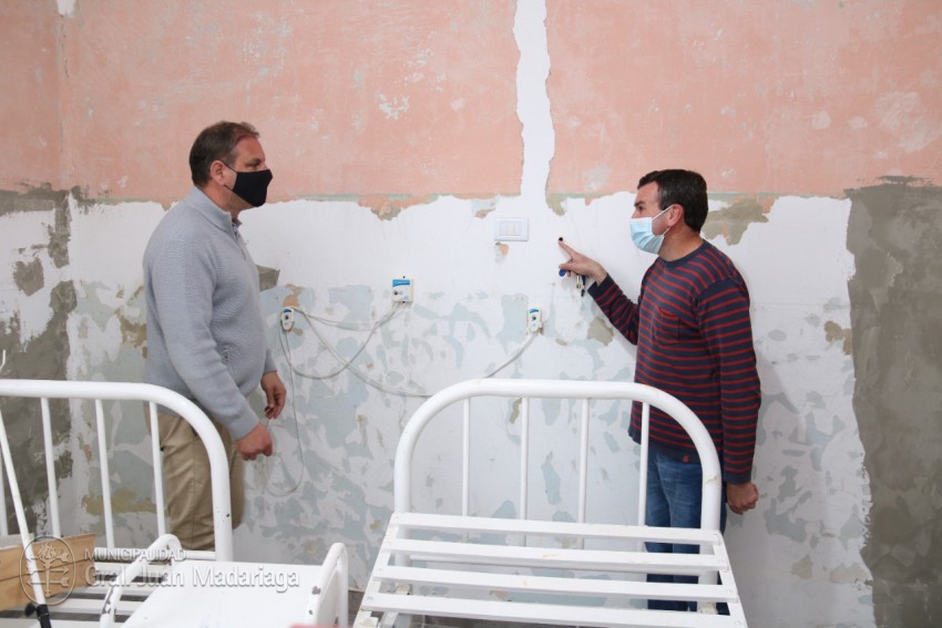 Santoro recorri el Hospital y diagram nuevas obras de mejoras