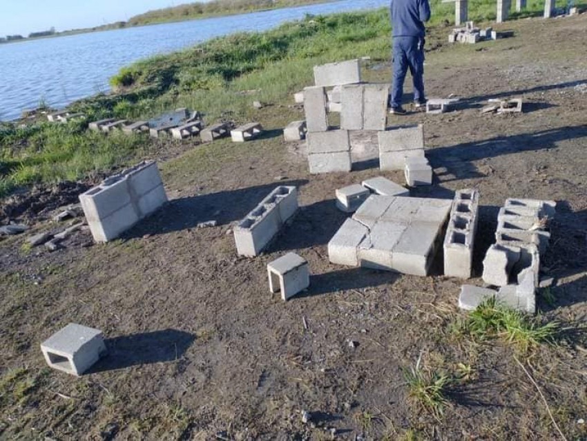 Indignante: Rompieron las parrillas que el municipio construye en la l