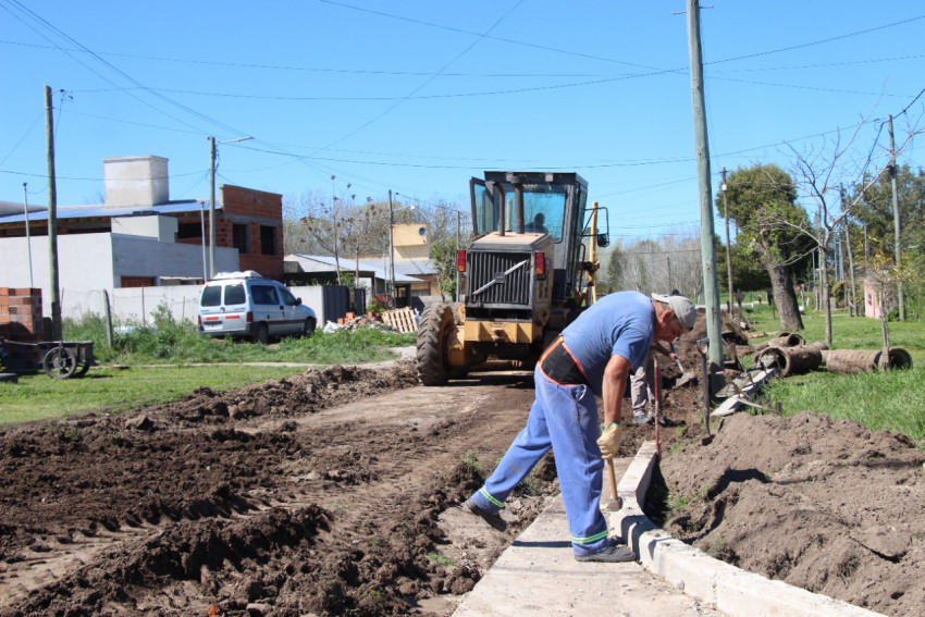 Iniciaron las tareas para realizar el cordn cuneta en el barrio Mart
