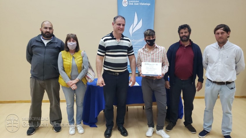 Más jóvenes recibieron la certificación por haber completado el curso