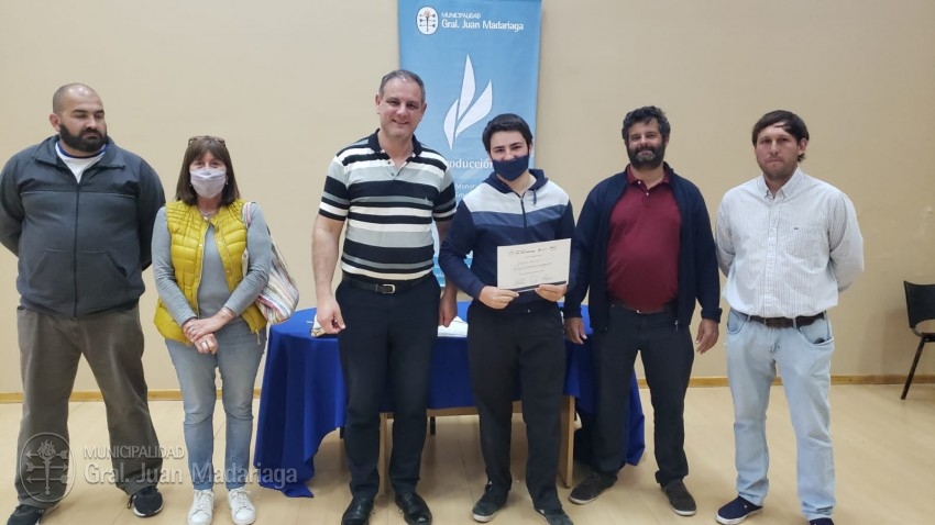 Más jóvenes recibieron la certificación por haber completado el curso