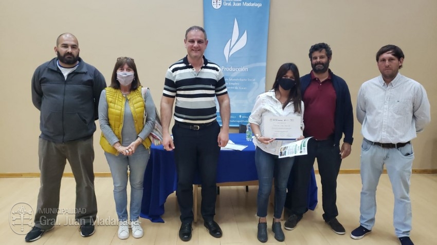 Más jóvenes recibieron la certificación por haber completado el curso