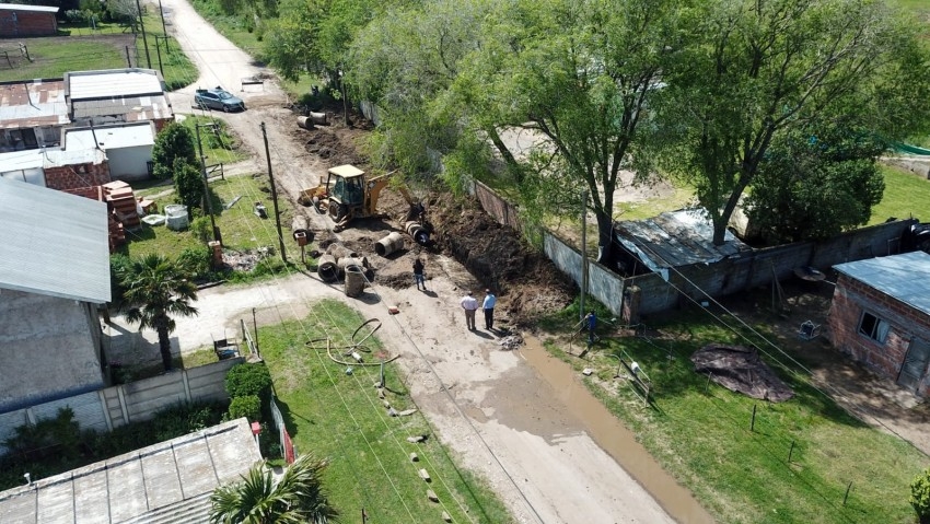 Realizan limpieza y recambio de tubos en el barrio Belgrano