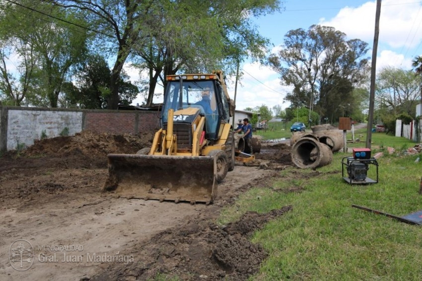 Realizan limpieza y recambio de tubos en el barrio Belgrano