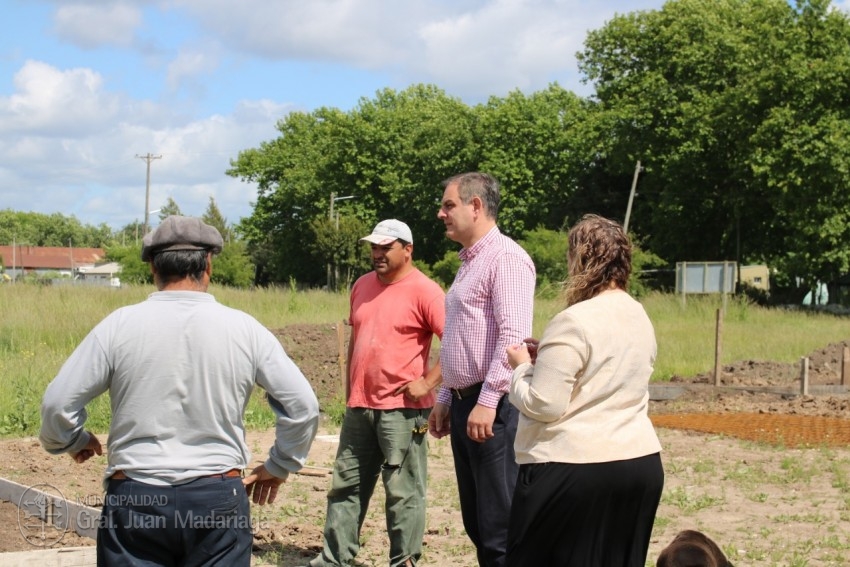 Avanzan los trabajos de ejecución de las 13 plateas del barrio El Ceib