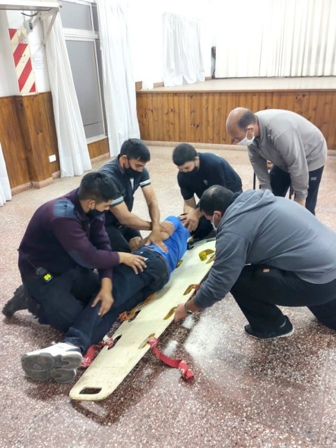 Personal municipal se capacit en atencin e inmovilizacin de vctima