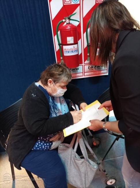 Con la presencia de la Directora de la Escribana General de Gobierno 