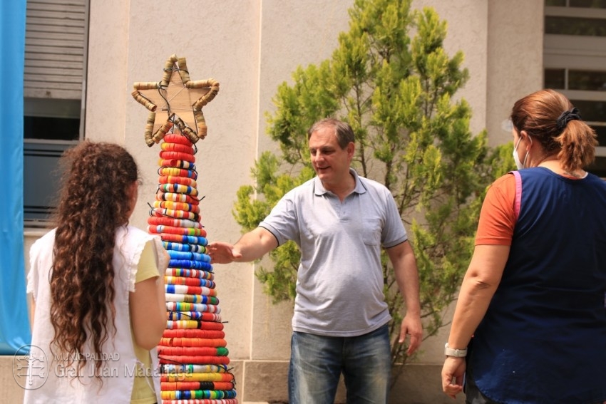 Alumnos y docentes de la Escuela Especial N 501 hicieron la entrega f