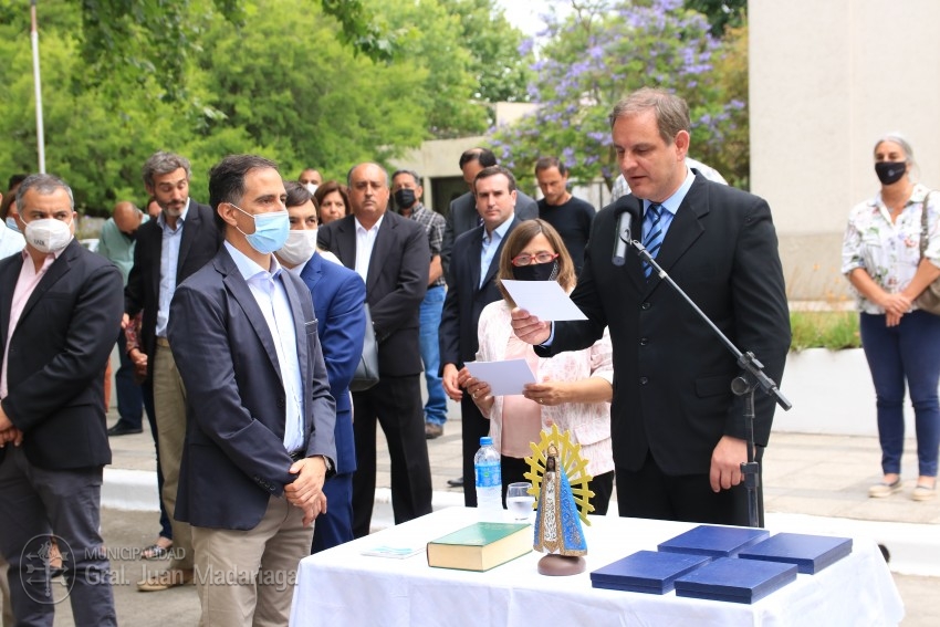 Santoro tom juramento a los nuevos funcionarios de su gabinete ejecut