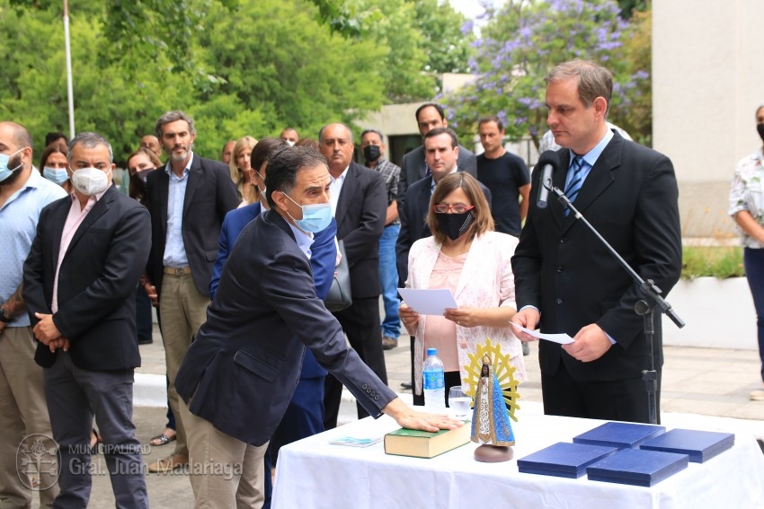 Santoro tom juramento a los nuevos funcionarios de su gabinete ejecut