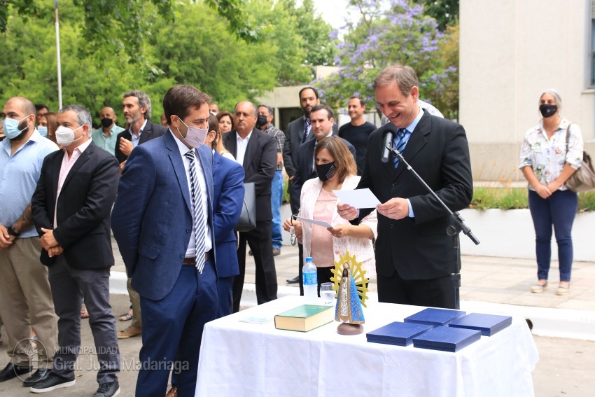 Santoro tom juramento a los nuevos funcionarios de su gabinete ejecut