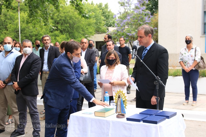 Santoro tom juramento a los nuevos funcionarios de su gabinete ejecut