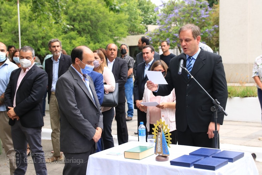 Santoro tom juramento a los nuevos funcionarios de su gabinete ejecut