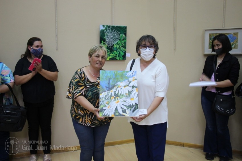 Con la donacin de los cuadros finaliz la muestra de Arte y Fotograf