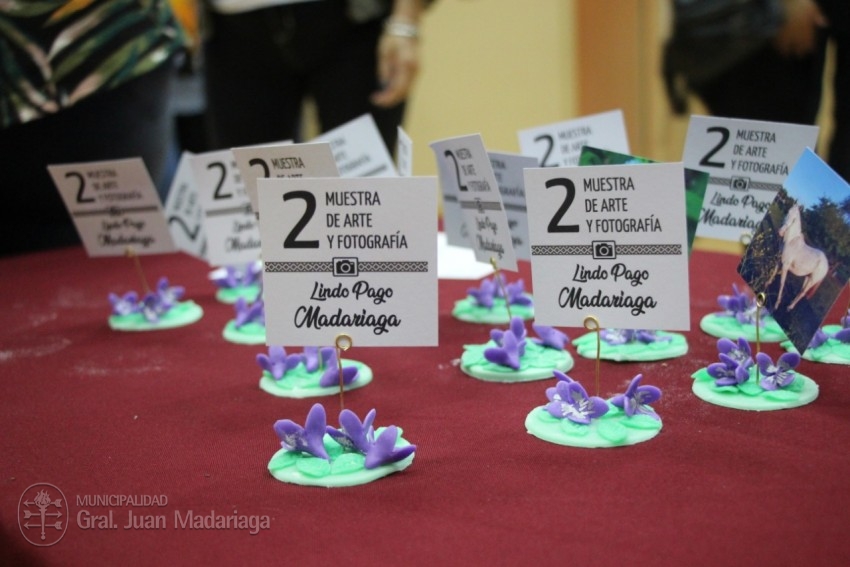 Con la donacin de los cuadros finaliz la muestra de Arte y Fotograf