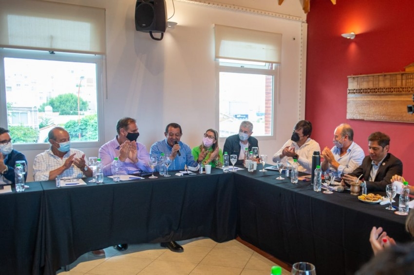 Santoro particip del encuentro de intendentes con Kicillof y aprovech