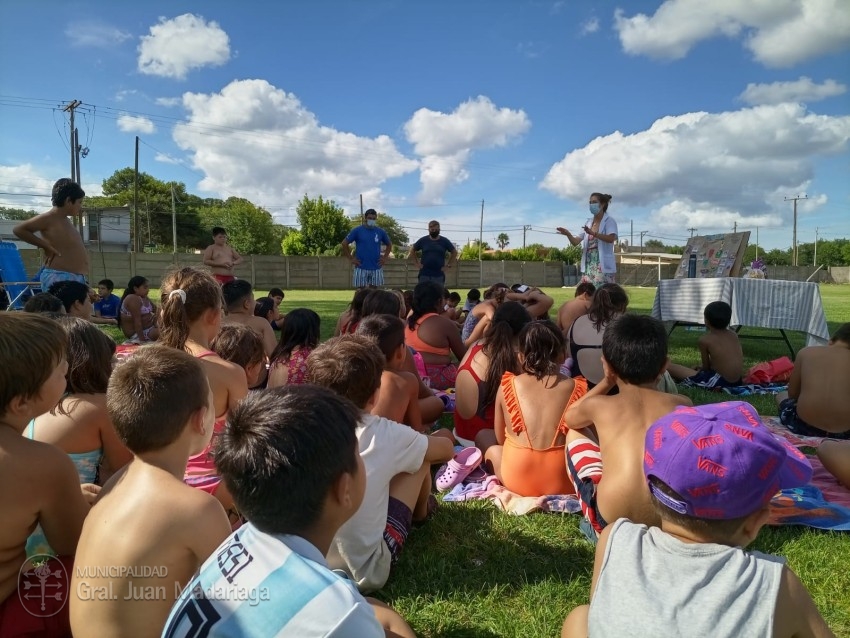 Los chicos de la colonia municipal recibieron una charla sobre la Alim