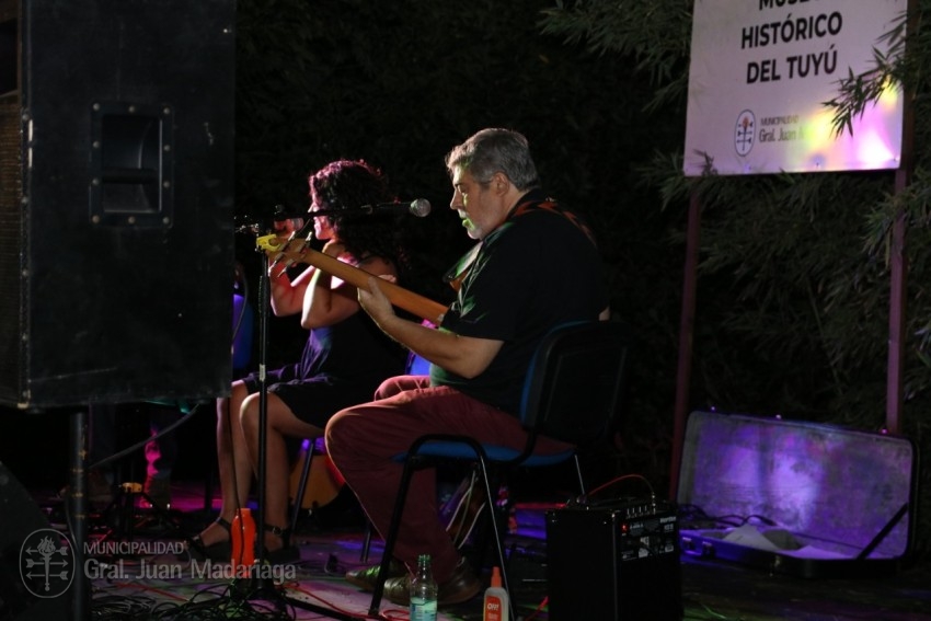 lvarez y Farinola deleitaron al pblico con un extenso repertorio