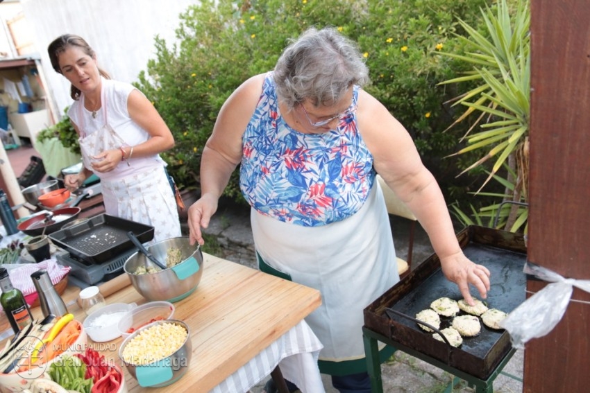 El taller de cocina incluyó recetas y degustaciones