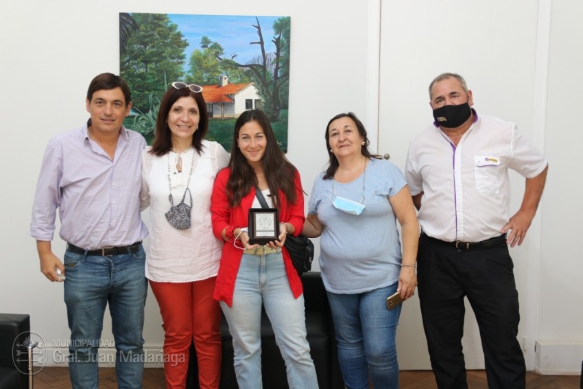 Reconocieron a la artista local Milagros Mola