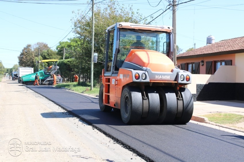 Comenzaron con el asfaltado de la Calle 17