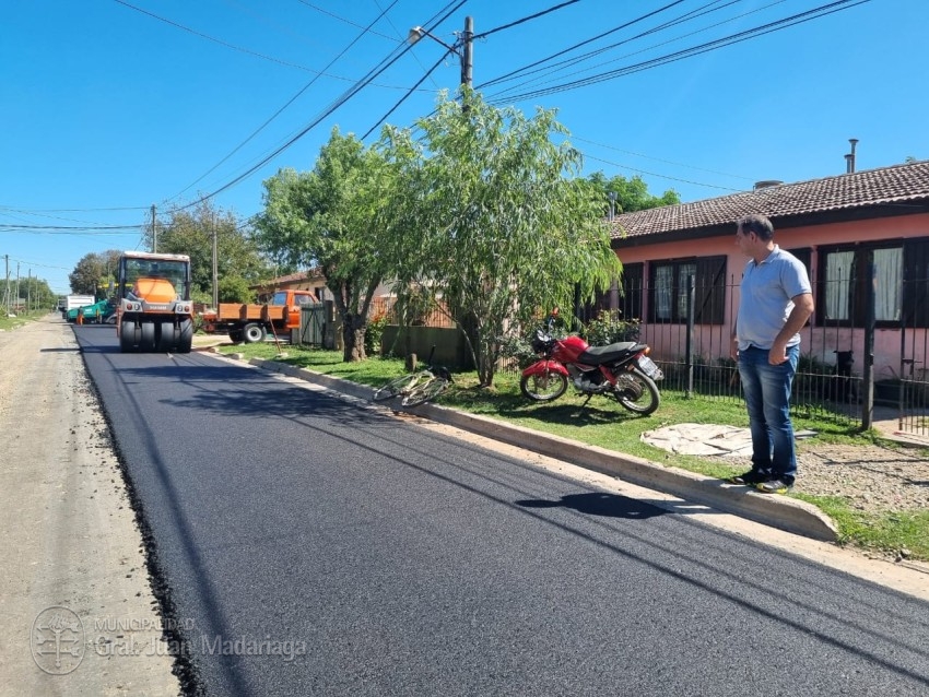 Comenzaron con el asfaltado de la Calle 17