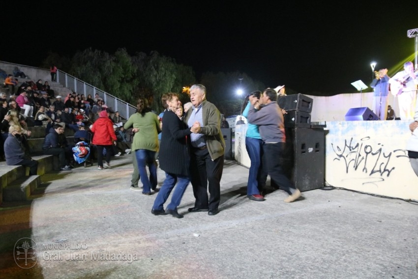 Folclore en los barrios tuvo su gran noche de cierre