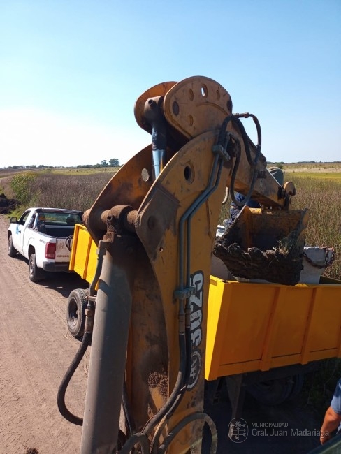 La CASER trabaj en la colocacin de tubos de desages en el Paraje Zo