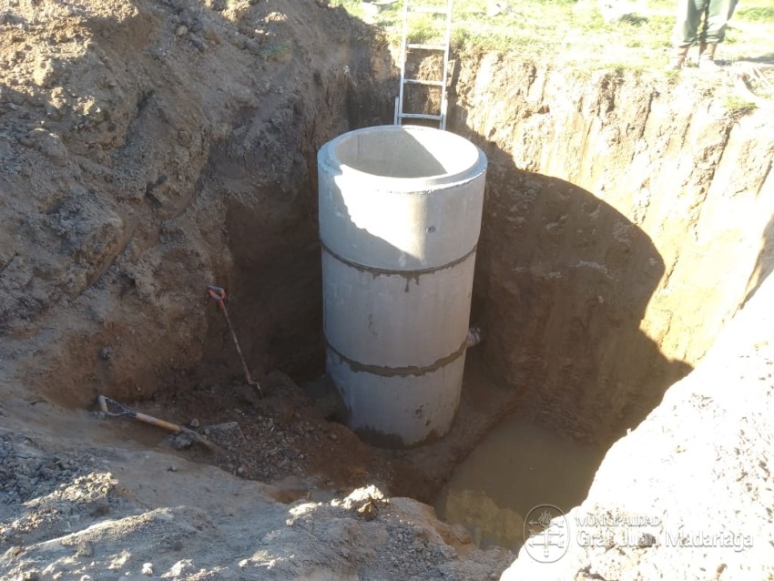 Cloacas del barrio Argentino Luna: Avanzan en la construcción de las c