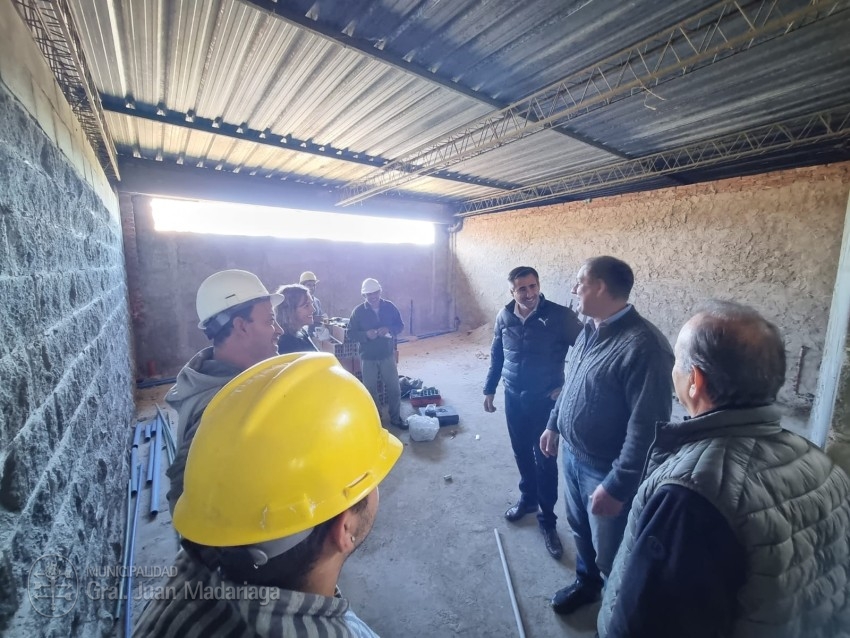 El municipio construye ocho nuevas aulas y sanitarios en la Escuela Té