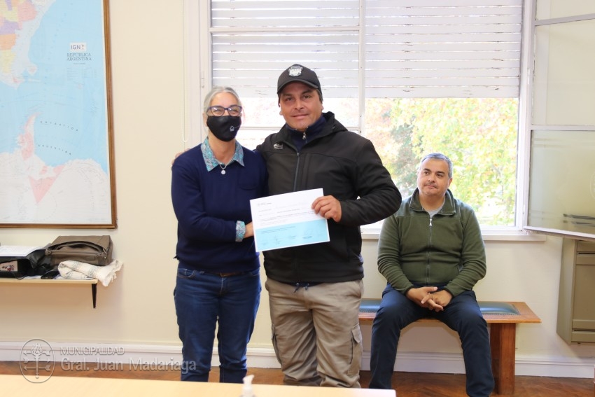 Ms agentes municipales recibieron la certificacin por haber concreta