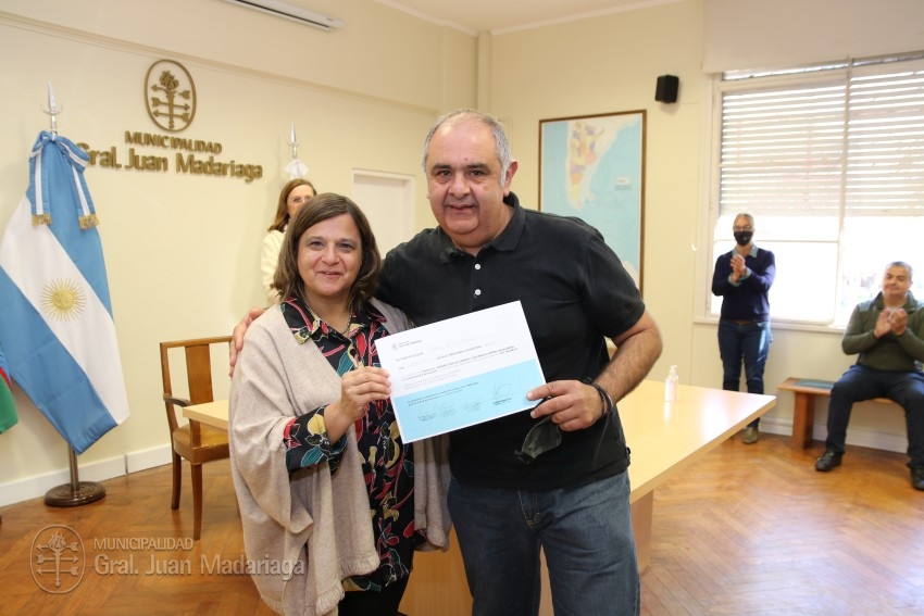 Ms agentes municipales recibieron la certificacin por haber concreta