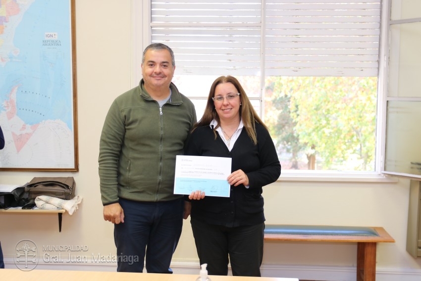 Ms agentes municipales recibieron la certificacin por haber concreta