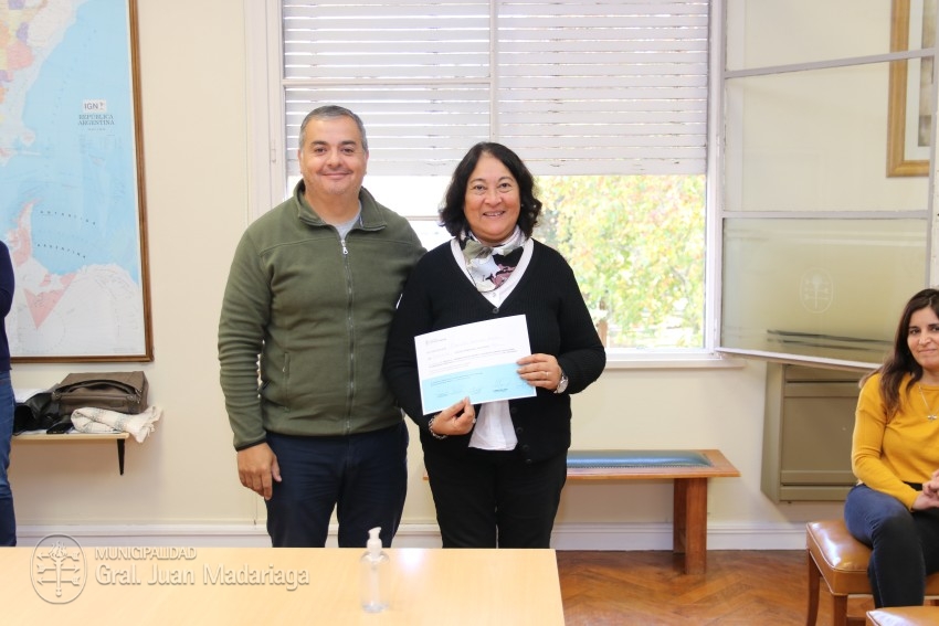 Ms agentes municipales recibieron la certificacin por haber concreta