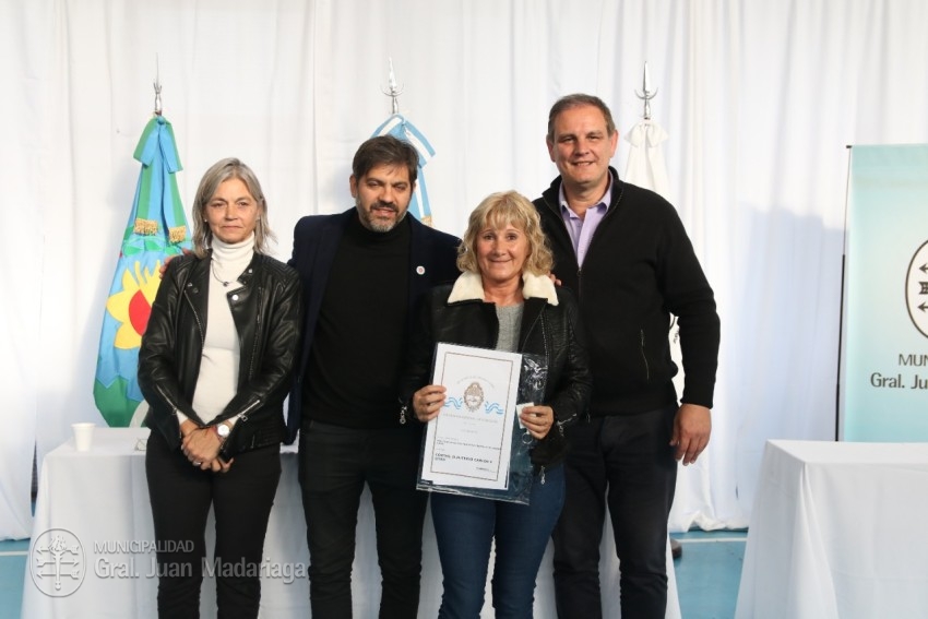 Fueron 162 los vecinos que recibieron la escritura de sus viviendas