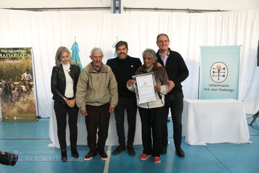 Fueron 162 los vecinos que recibieron la escritura de sus viviendas