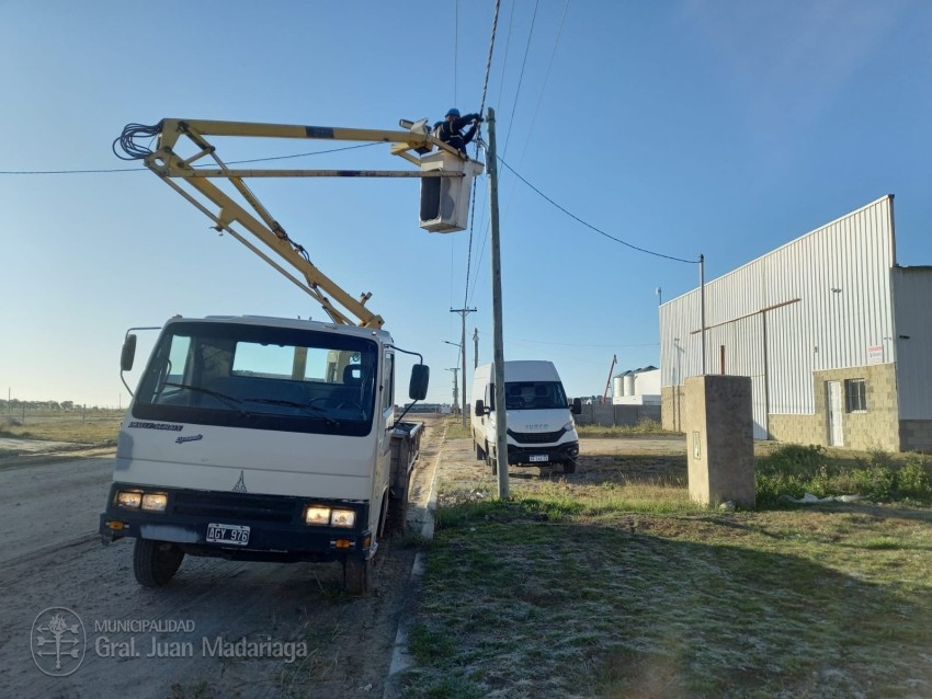 Qued en funcionamiento el alumbrado pblico del Parque Industrial