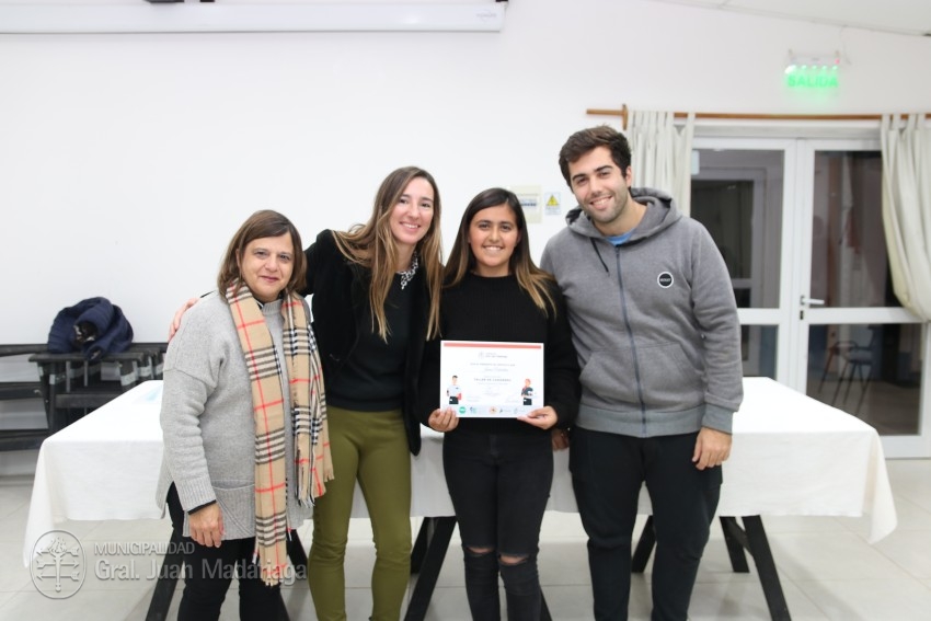 Otros 45 madariaguenses recibieron su certificado del curso de Camarer