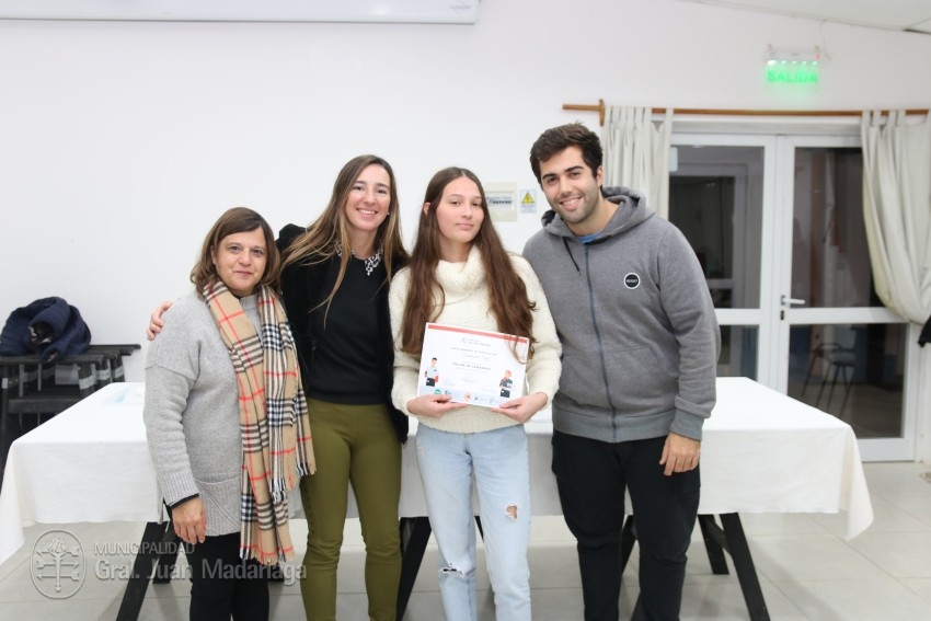 Otros 45 madariaguenses recibieron su certificado del curso de Camarer