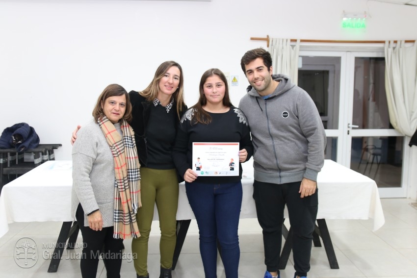 Otros 45 madariaguenses recibieron su certificado del curso de Camarer