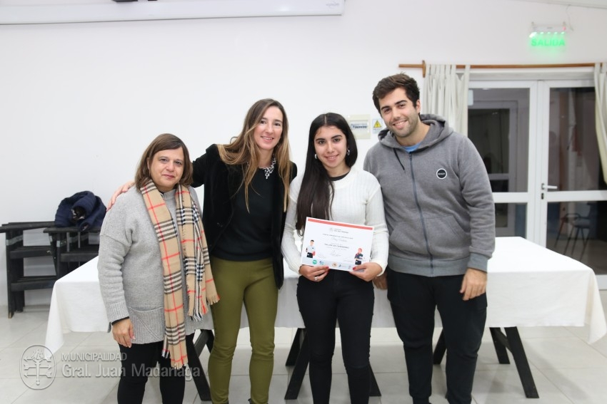 Otros 45 madariaguenses recibieron su certificado del curso de Camarer