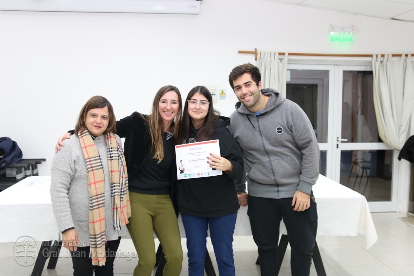 Otros 45 madariaguenses recibieron su certificado del curso de Camarer