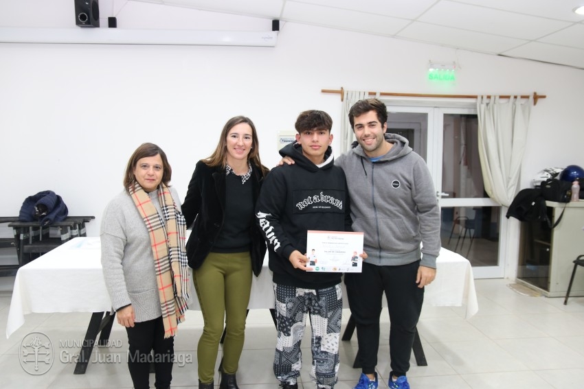 Otros 45 madariaguenses recibieron su certificado del curso de Camarer