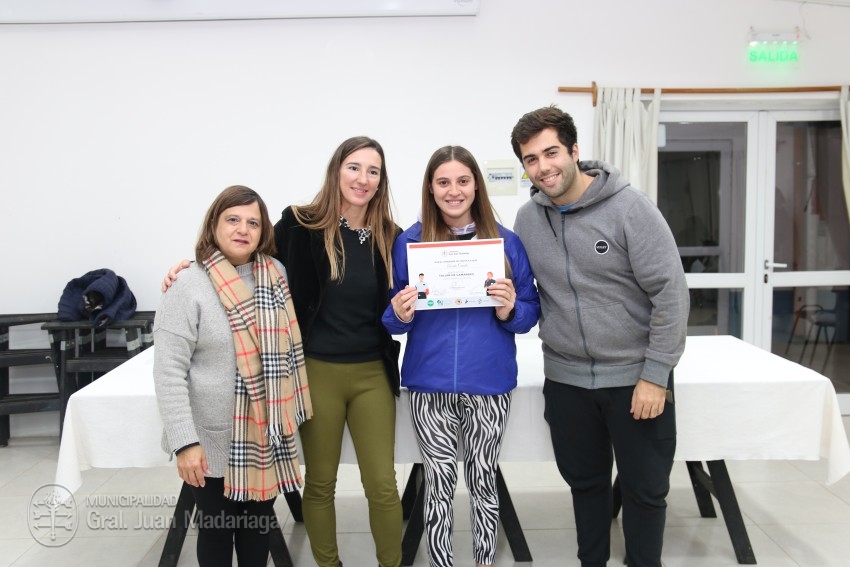 Otros 45 madariaguenses recibieron su certificado del curso de Camarer