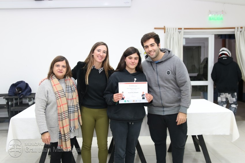 Otros 45 madariaguenses recibieron su certificado del curso de Camarer