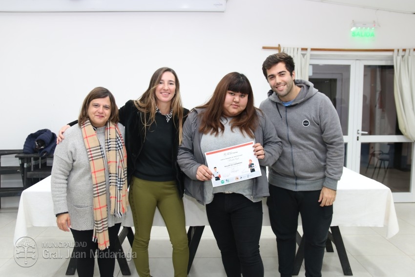 Otros 45 madariaguenses recibieron su certificado del curso de Camarer