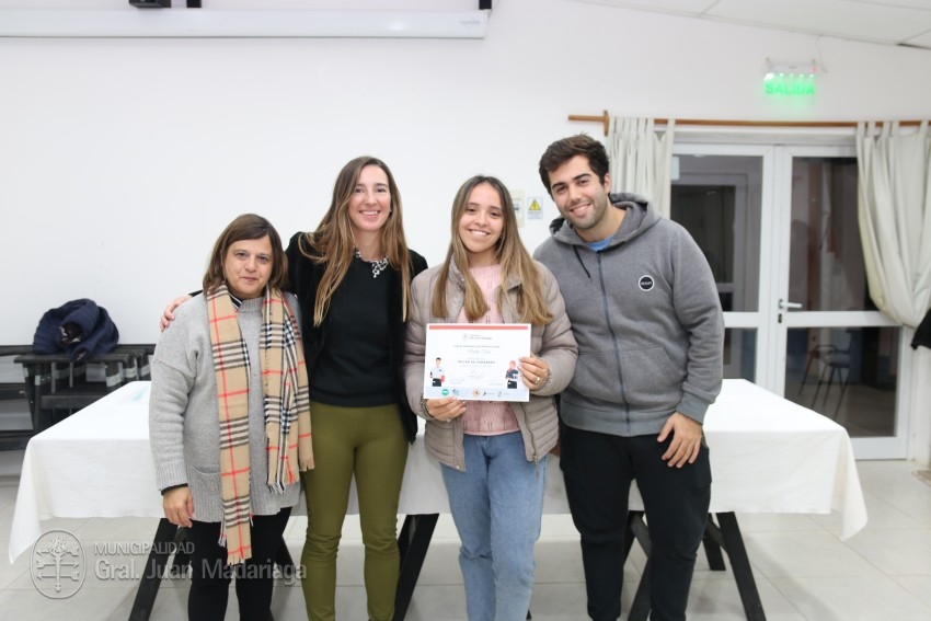 Otros 45 madariaguenses recibieron su certificado del curso de Camarer