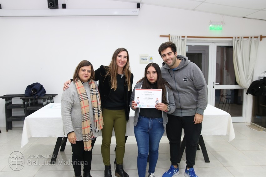 Otros 45 madariaguenses recibieron su certificado del curso de Camarer