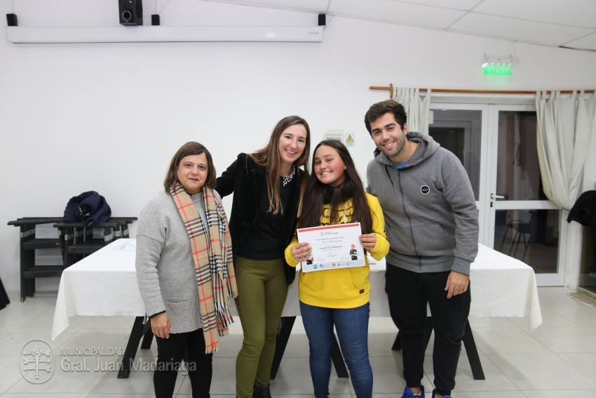 Otros 45 madariaguenses recibieron su certificado del curso de Camarer