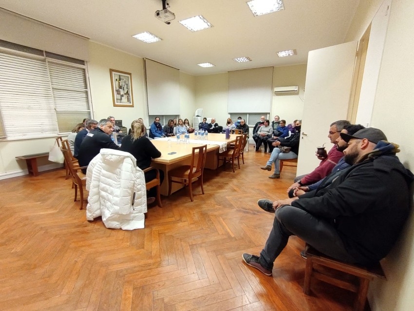 Autoridades y representes de los barrios se reunieron para dialogar so